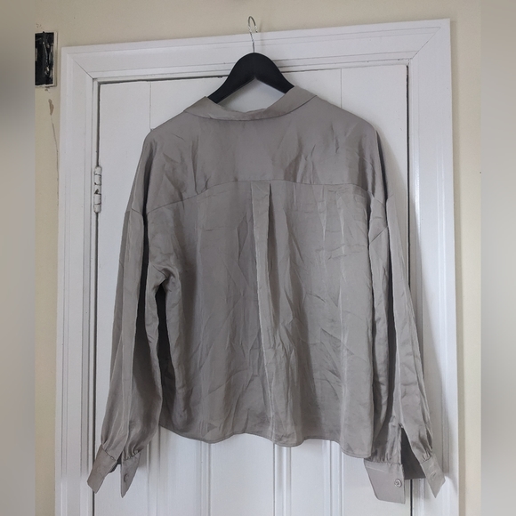 Silk feel dress shirt - Picture 2 of 4